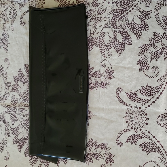 BCBGMaxAzria Black Plastic Envelope Evening Purse with a Single Magnetic Snap - Picture 5 of 12